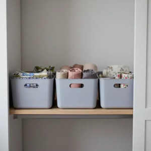 Caja top moderna color #2 con tapa plástica